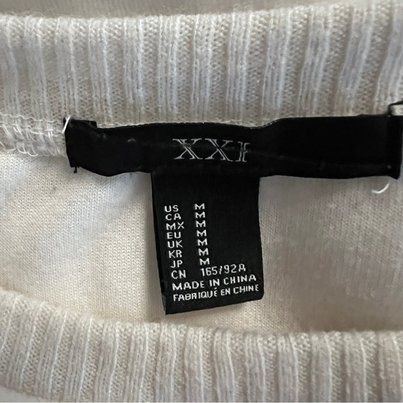 Forever 21 Black and White Crewneck Sweatshirt Size Medium EUC - Picture 4 of 5